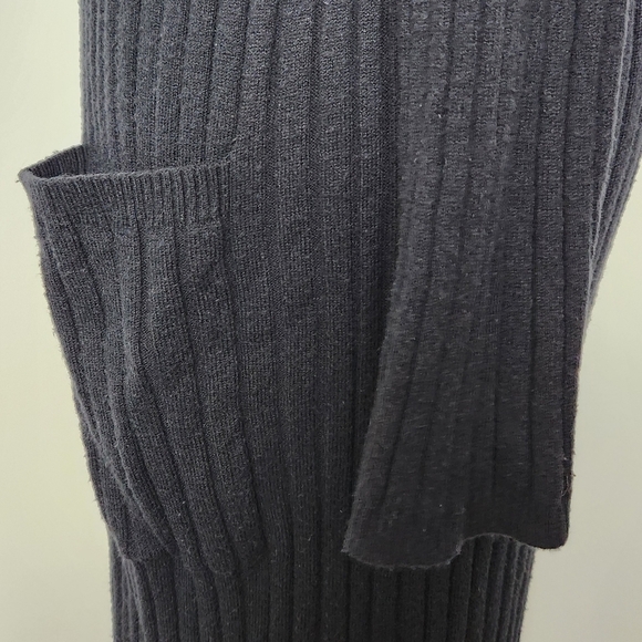Aritzia Long Black Ribbed Lounge Coat - Picture 8 of 11
